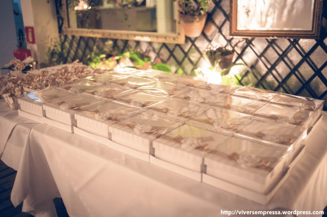 mini wedding macarons 1.png